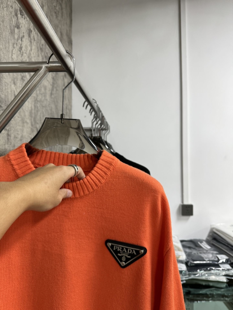 Pra*a sweater